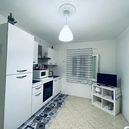 Apartment Rose's House