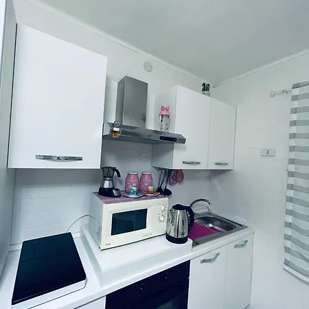 Rose's House * Bari
